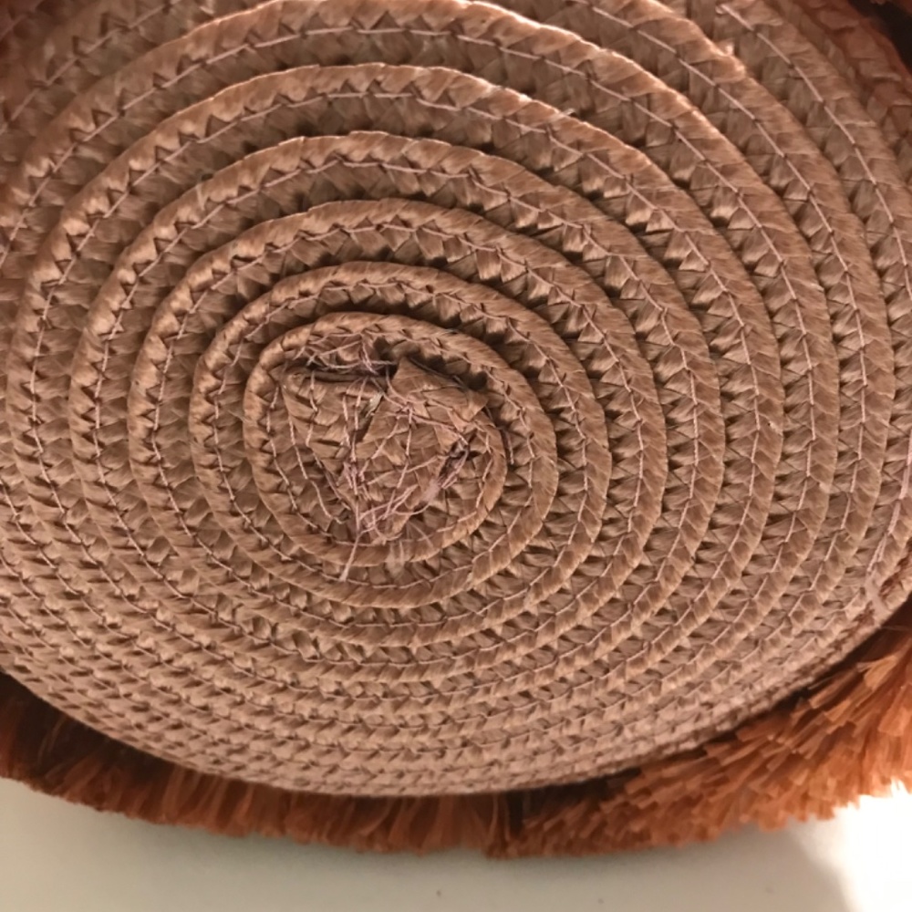 Exquisite J woven Raffia bag - Picture 6 of 8